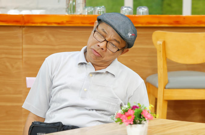 Trung Dân thừa nhận “còn trong trắng” dù đã ngoài U50