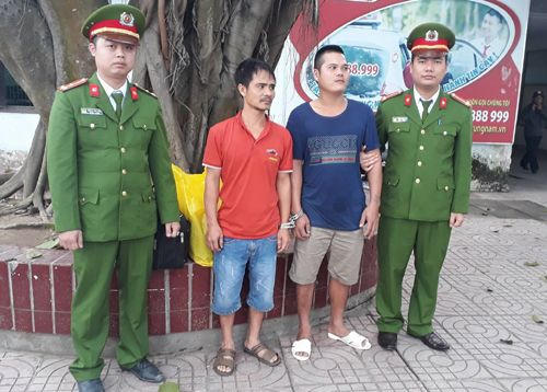 Hai đối tượng truy nã bị bắt giữ. (Ảnh: CA Thanh Hóa)
