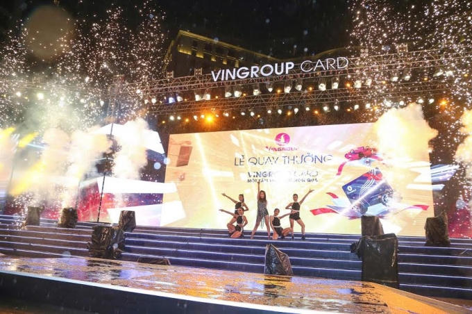 Bước nhảy điêu luyện của Quán Quân Bước Nhảy Hoàn Vũ 2013 Yến Trang trong ca khúc Waiting for you.