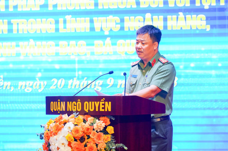 Đại tá Nguyễn Phong Thịnh, Phó Cục trưởng Cục xây dựng phong trào toàn dân bảo vệ ANTQ (Bộ Công an) phát biểu.