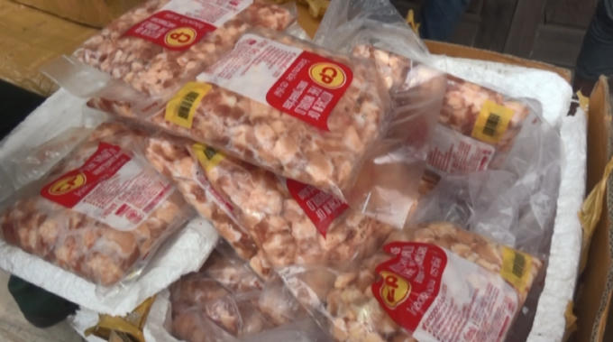 Thực phẩm không rõ nguồn gốc.
