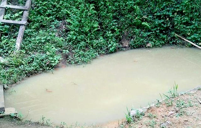 Hố nước sâu 1,5m gây nên cái chết thương tâm cho cháu Ngân Thiện Nh.