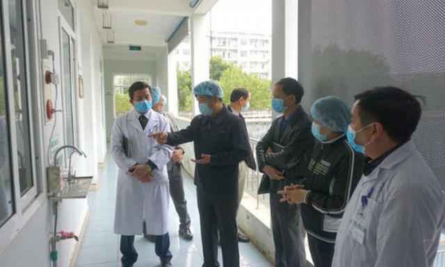 Không ngồi khóc chờ đại dịch