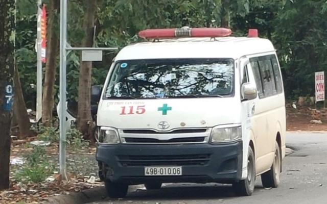 Tên trộm mạnh động lấy trộm xe cứu thương