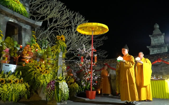 Bản tin Chào xuân 2021: Chờ đón thời khắc giao thừa ở non thiêng Yên Tử