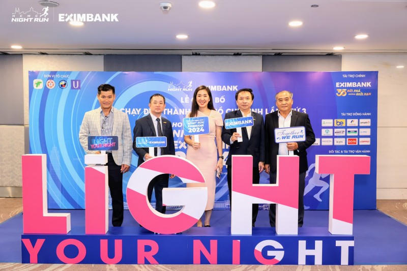 Các đại biểu tại Lễ ký tài trợ Giải chạy "Ho Chi Minh City Night Run Eximbank 2024”.