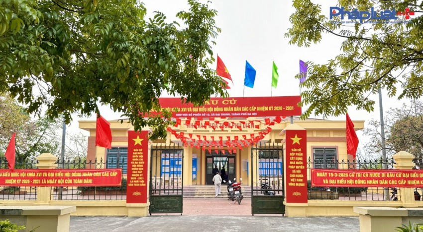 Các điểm bầu cử được trang hoàng trang trọng chuẩn bị cho ngày hội toàn dân.
					
				
			
			Các điểm bầu cử được trang hoàng trang trọng chuẩn bị cho ngày hội toàn dân.