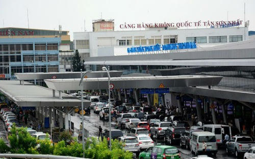 Tổng công suất của sân bay Tân Sơn Nhất đến năm 2020 là 25 triệu, nhưng thực tế đang phải phục vụ 28 triệu lượt hành khách/năm.