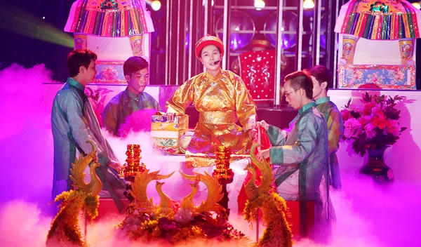 Khánh Ngọc và Gia Qúy đầu tư kĩ lượng cho bài thi “Chầu văn ông Hoàng Mười”. Ảnh: Internet