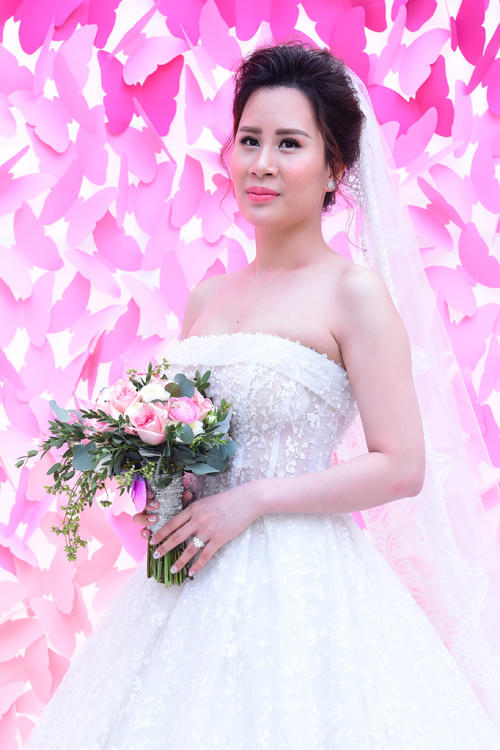 Thành Trung từng tâm sự anh quyết định cưới Ngọc Hương sau ba năm thử thách tình yêu. "Năm đầu hai người còn bỡ ngỡ về nhau. Năm tiếp theo cả hai đều lộ ra điểm yếu, đến năm thứ ba là năm chung sống với những điều đó. Sau thời gian thử thách, chúng tôi quyết định chấp nhận nhược điểm của nhau để về chung một mái nhà", anh kể.