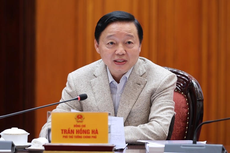 Phó Thủ tướng Trần Hồng Hà phát biểu tại cuộc họp.