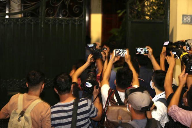 Khám xét nhà riêng, nơi làm việc của Chủ tịch Hà Nội Nguyễn Đức Chung - ảnh 12