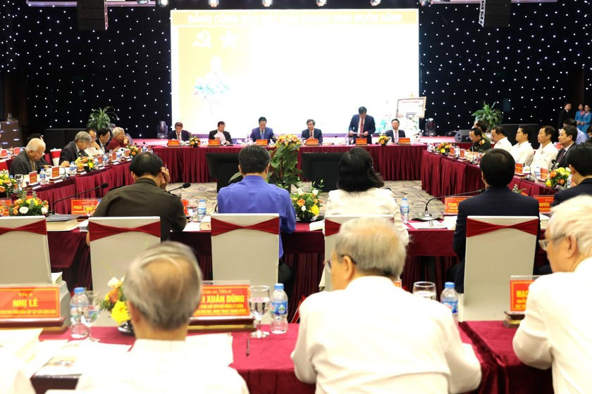 quang-canh-hoi-thao-anh-ta-9694