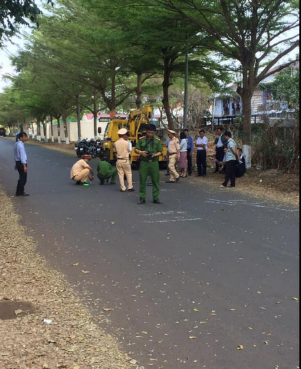 Cơ quan chức năng khám nghiệm hiện trường vụ việc