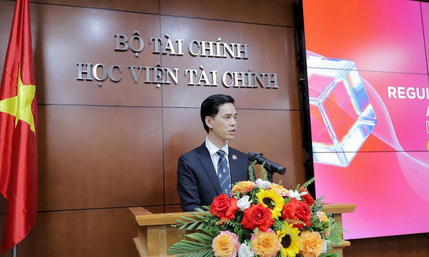 GS. Phan Quang Tuấn - Giám đốc Văn phòng Đại diện Đại học Hồng Kông tại Việt Nam phát biểu tại Tọa đàm.
