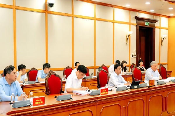 Quang cảnh buổi làm việc.