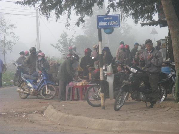 Ngã ba Hà Mòn - “chợ tình” là nơi kết duyên cho nhiều chàng trai cô gái.