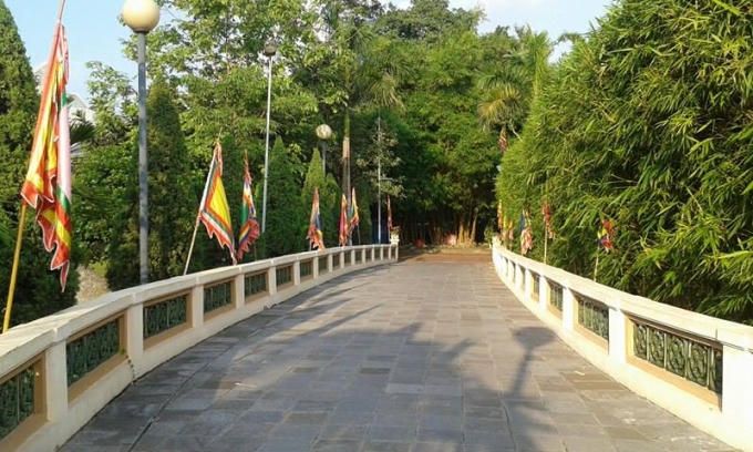 Điều ít biết về câu chuyện thần thoại thần rắn trắng tại Đền thờ Đức Thánh Đầm