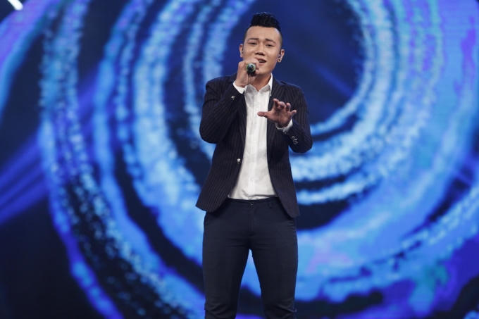 Vietnam Idol 2016: “Chàng trai bún bò” Bá Duy thể hiện “đẳng cấp ca sĩ” trong liveshow đầu tiên