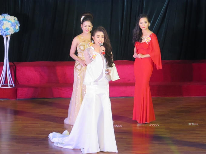 Thí sinh Nguyễn Hà Anh Thi trả lời câu hỏi.