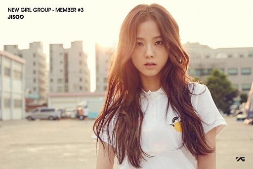 Kim Ji Soo, SN 20/6/1995, gia nhập YG năm 2011.