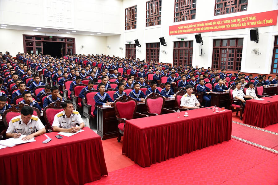 Các đại biểu tham dự hội nghị