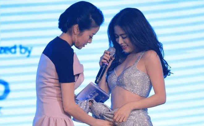 MC Phí Linh giúp Hoàng Thùy Linh "chữa cháy".