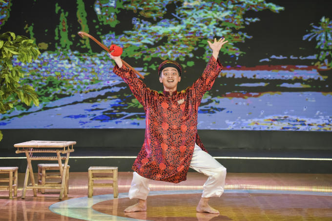 Minh Nh&iacute; ch&ecirc; bai Đức Hải, c&ocirc;ng khai gi&agrave;nh học tr&ograve; từ h&agrave;i ph&aacute;i tạp kỹ