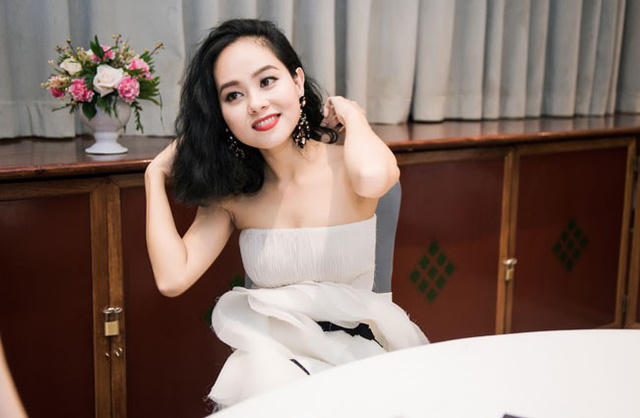 Hoàng Quyên nói, bản thân hoàn toàn không đưa ra ý kiến như một thái độ khiêu khích...
