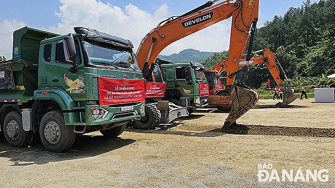 Khởi động dự án.