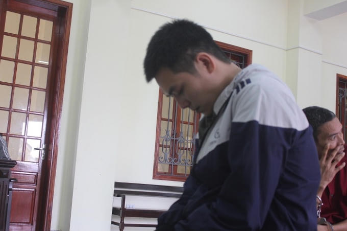 Tại phiên tòa, bị cáo Tú tỏ ra ăn năn và rất hối hận vì hành vi phạm tội của mình (ảnh CTV).