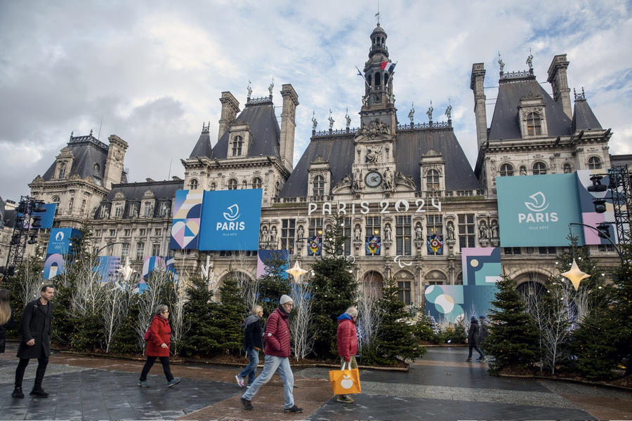 Toà thị chính Paris chào đón năm mới- Năm Olimpic Paris 2024.