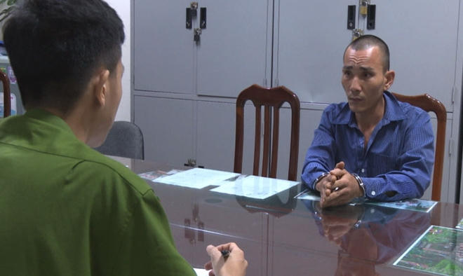 Lê Văn Thương đang khai với Cơ quan điều tra.