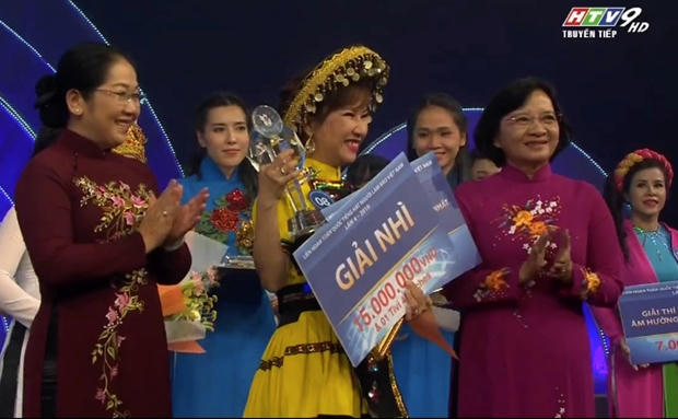 Nhà báo Nguyễn Thị Thanh Thuý đạt Giải nhì và giải "Thí sinh được yêu thích nhất".