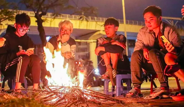 Hà Nội sắp đón đợt rét đậm đầu tiên, nhiệt độ thấp nhấp 10 độ C-1Từ đêm 13/12, Hà Nội đón đợt rét đậm đầu tiên, nhiệt độ thấp nhất 10 độ C.