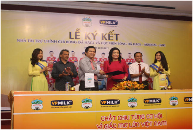 Lễ ký kết nhà tài trợ chính Câu lạc bộ (CLB) Bóng đá Hoàng Anh Gia Lai (HAGL) và Học viện Bóng đá HAGL – Arsenal – JMG.