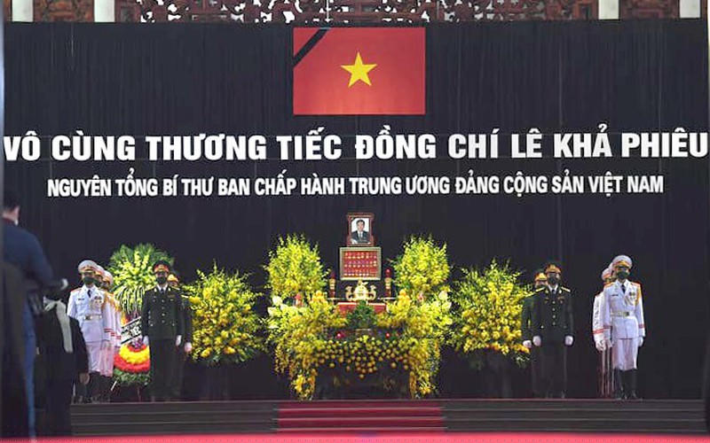 Nhiều lãnh đạo đến viếng nguyên Tổng Bí thư Lê Khả Phiêu  - ảnh 5
