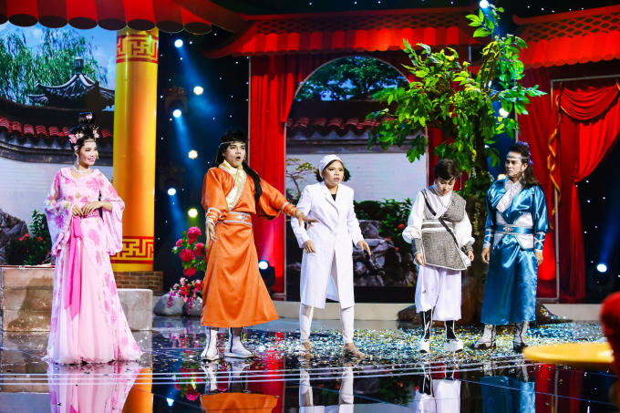 Việt Hương cười không ngừng với Next top model làng hài