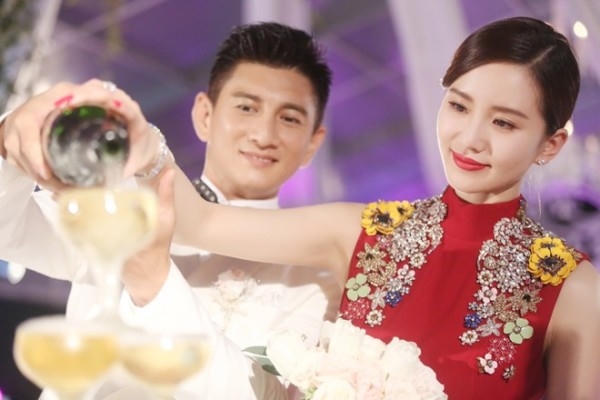 Gương mặt tràn ngập niềm hạnh phúc của cả hai. Ảnh: Sina.