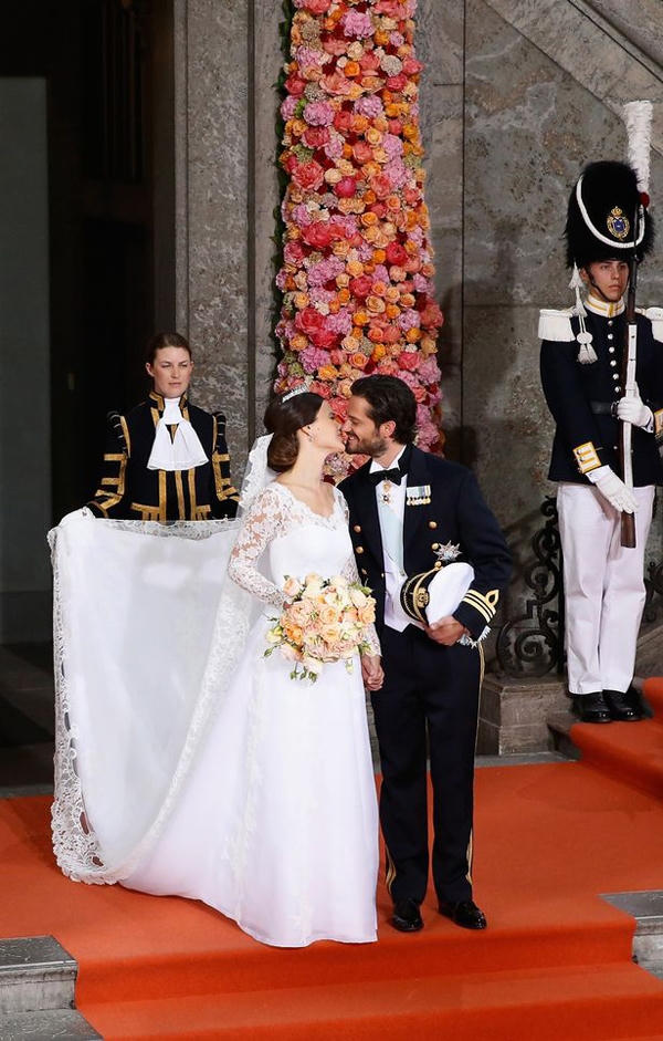 Đám cưới cổ tích giữa hoàng tử Thụy Điển Carl Philip với cựu người mẫu Sofia Hellqvist được tổ chức tại cung điện hoàng gia ở Stockholm vào tháng Sáu. Ảnh: Internet