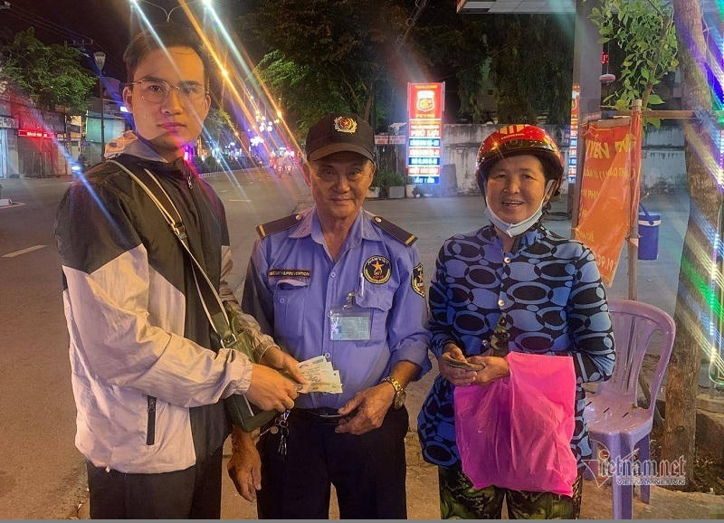 Một bảo vệ nghèo bị mất xe máy được anh Trung kêu gọi hỗ trợ