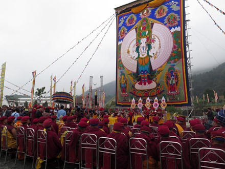 Đây là Pháp bảo được Đức Gyalwang Drukpa - bậc được kính ngưỡng rộng khắp là hóa thân Phật Quan Âm, ban tặng Đại Bảo Tháp Tây Thiên.