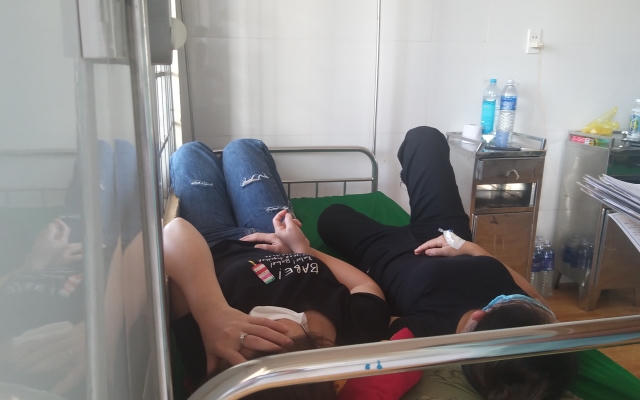 Đắk Lắk: Nghi ngộ độc thực phẩm, gần 100 công nhân phải nhập viện