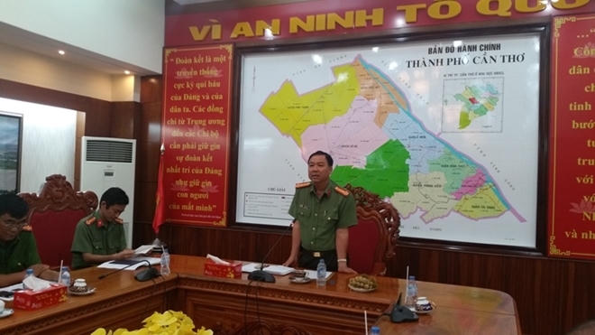 Đại tá Trần Ngọc Hạnh, Giám đốc Công an TP Cần Thơ chủ trì buổi họp báo.