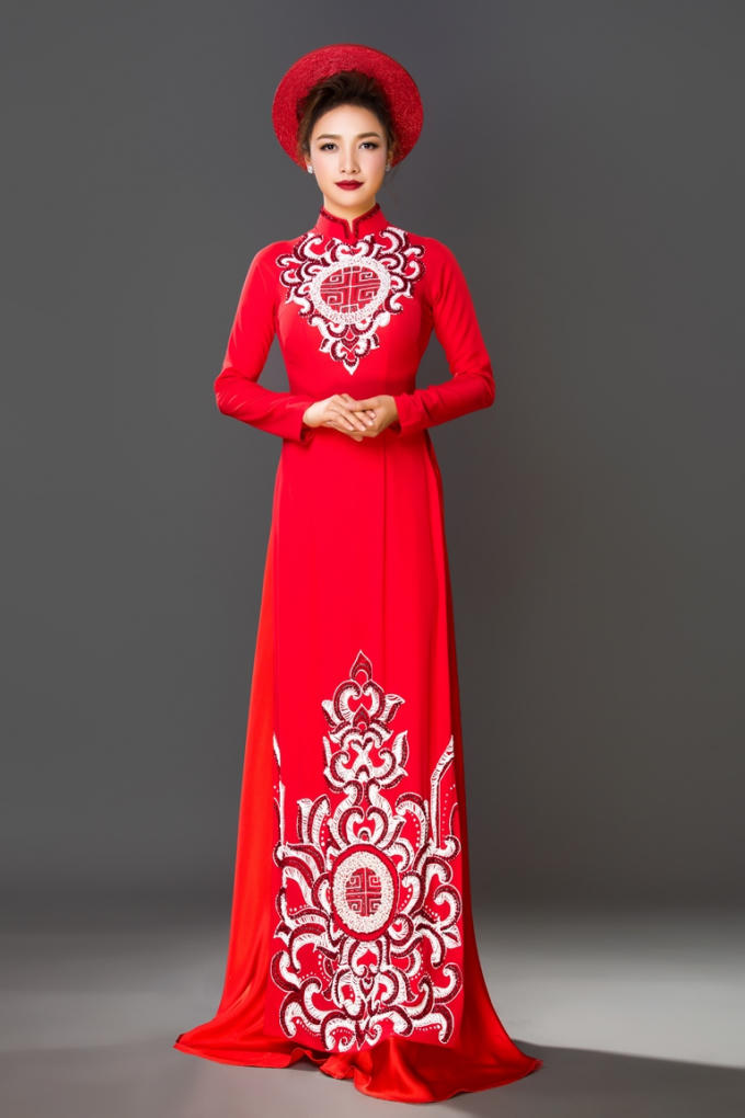 L&ecirc; B&ecirc; La dịu d&agrave;ng đến bất ngờ trong t&agrave; &aacute;o d&agrave;i