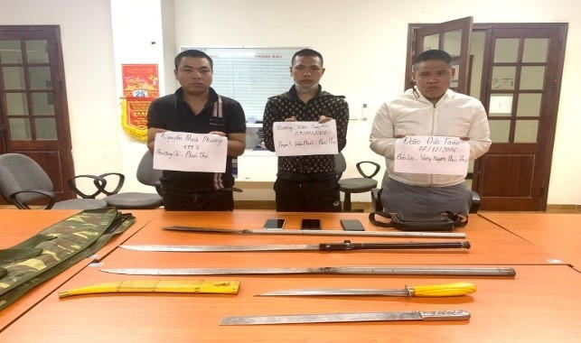 Nhóm thanh niên bị bắt giữ. Ảnh Công an TP Hà Nội