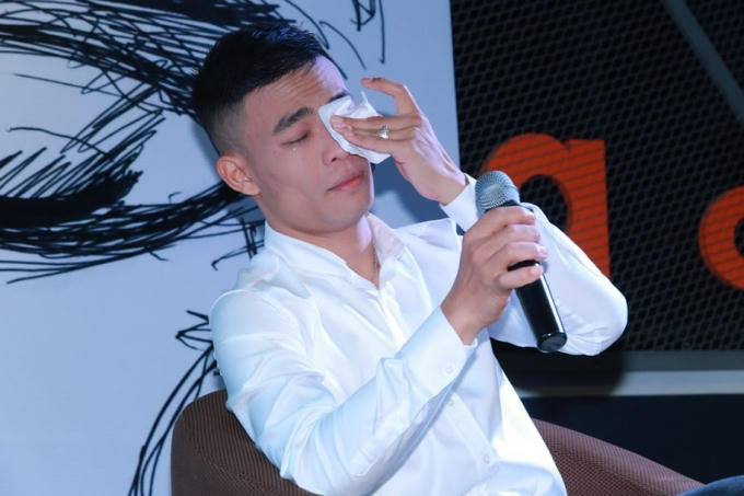 Nhạc sĩ Dương Trường Giang òa khóc khi sẻ chia về "Ngày trôi về phía cũ"