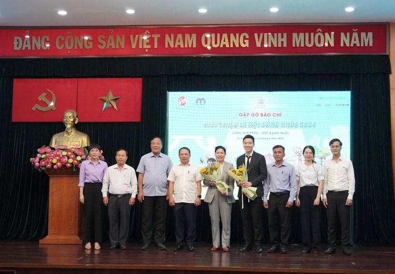 Ban tổ chức cùng các nhà tài trợ cho Lễ hội Sống khỏe 2024. (Ảnh: TTBC)