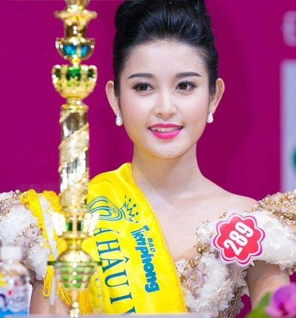 Huyền My đoạt danh hiệu Á hậu tại cuộc thi Hoa hậu Việt Nam 2014. Ảnh: Internet