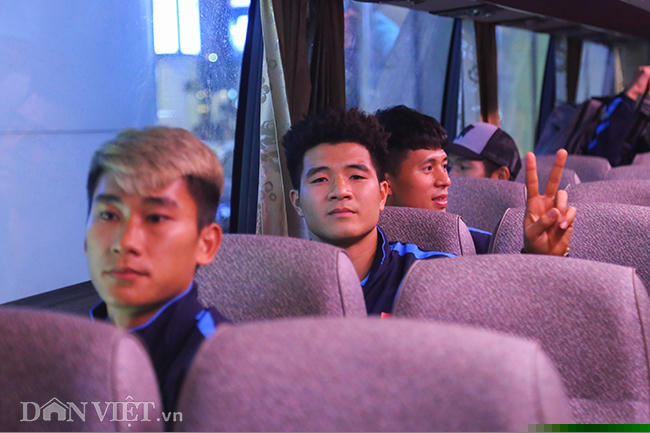 u23 viet nam ve que an tet trong vong tay chao don cua nguoi ham mo hinh anh 11